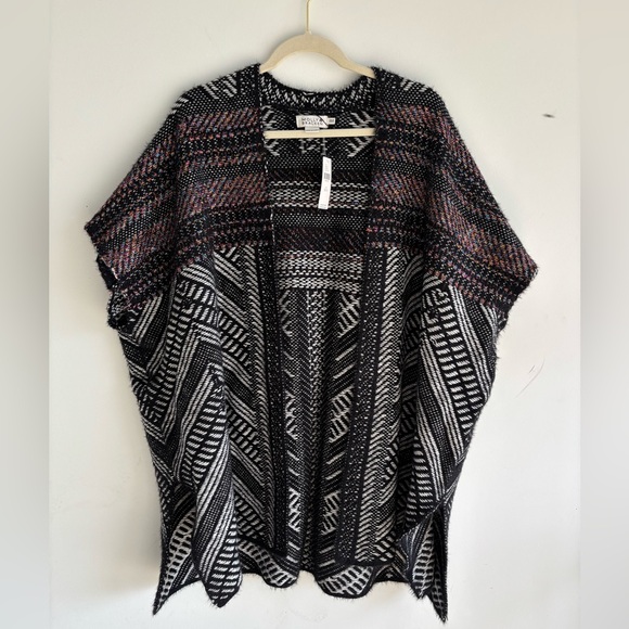 Molly Bracken Sweaters - NWT Molly Bracken Anthropologie Sweater Shawl with Tinsel size XS/S